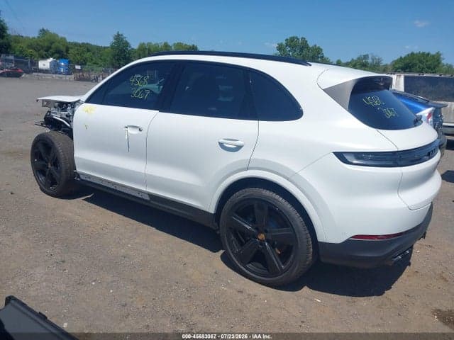2024 PORSCHE CAYENNE 3