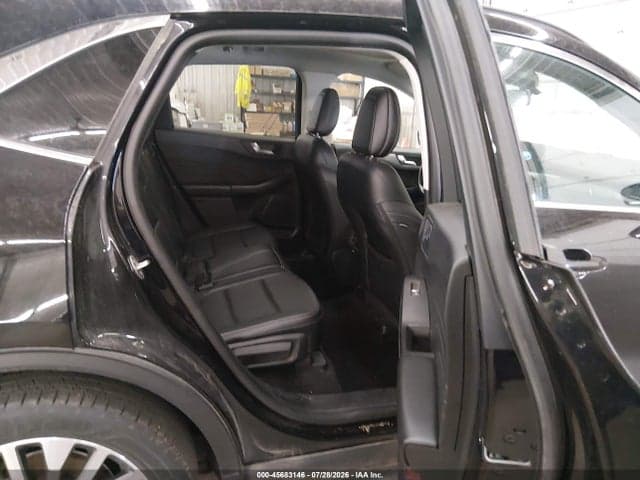 2021 FORD ESCAPE TITANIUM 8