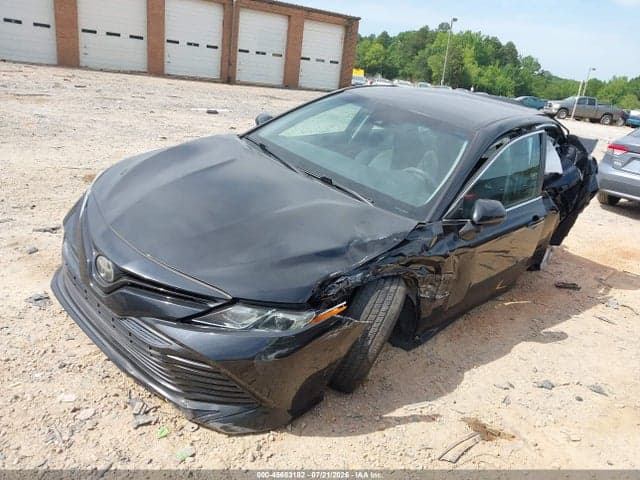 2018 TOYOTA CAMRY LE 2