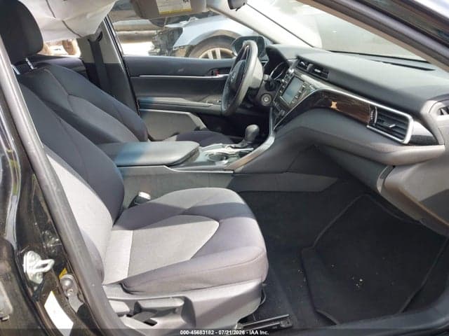 2018 TOYOTA CAMRY LE 5
