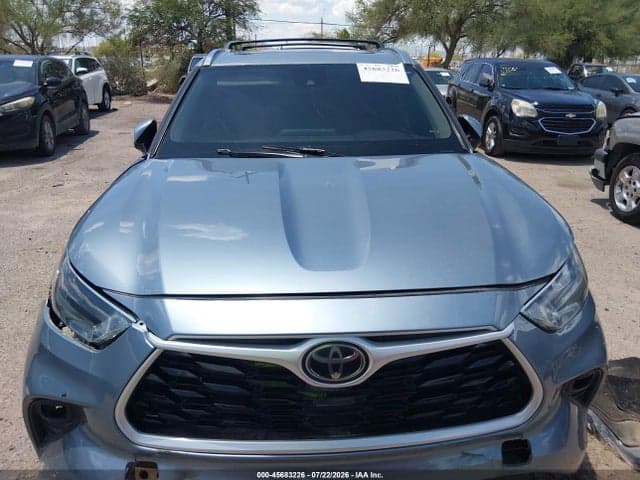2020 TOYOTA HIGHLANDER XLE 11