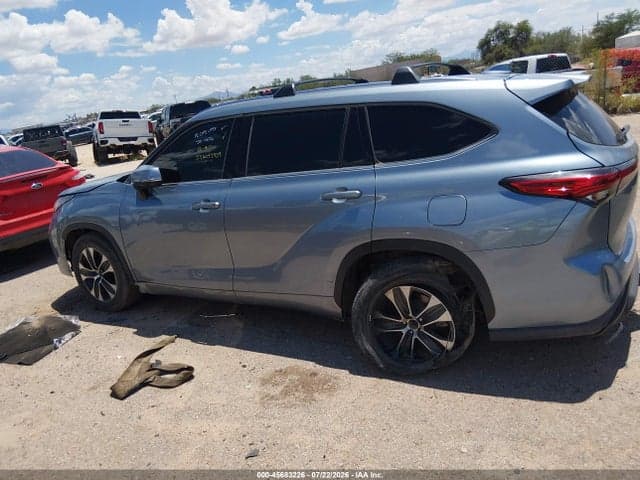 2020 TOYOTA HIGHLANDER XLE 13