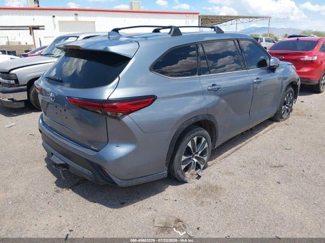 2020 TOYOTA HIGHLANDER XLE 4