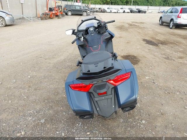 2022 HONDA GL1800 B 6