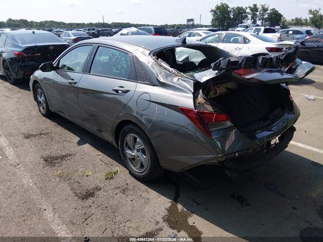 2024 HYUNDAI ELANTRA SE 3