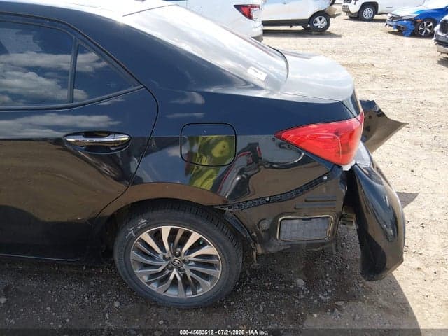 2017 TOYOTA COROLLA XLE 19