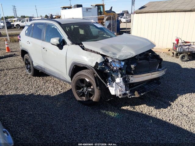 2021 TOYOTA RAV4 XLE 1