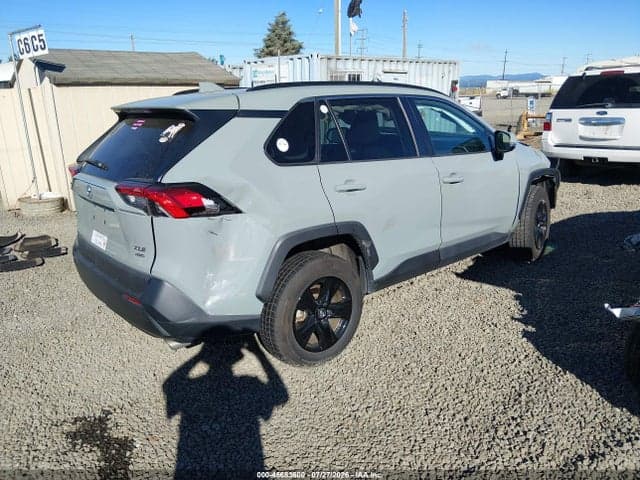 2021 TOYOTA RAV4 XLE 4