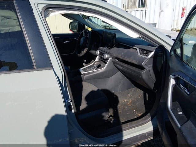 2021 TOYOTA RAV4 XLE 5