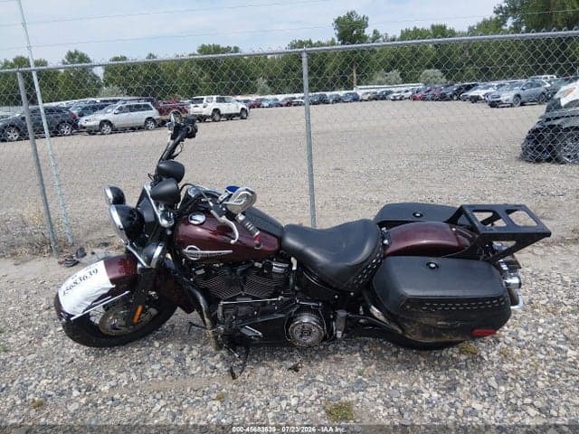 2018 HARLEY-DAVIDSON FLHCS HERITAGE CLASSIC 114 13