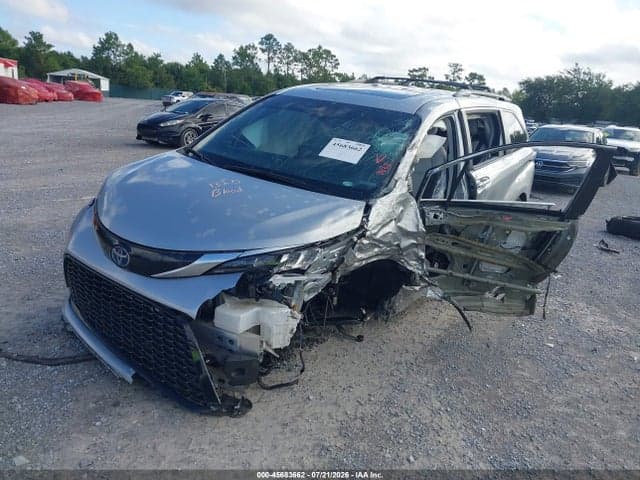 2023 TOYOTA SIENNA XSE 2