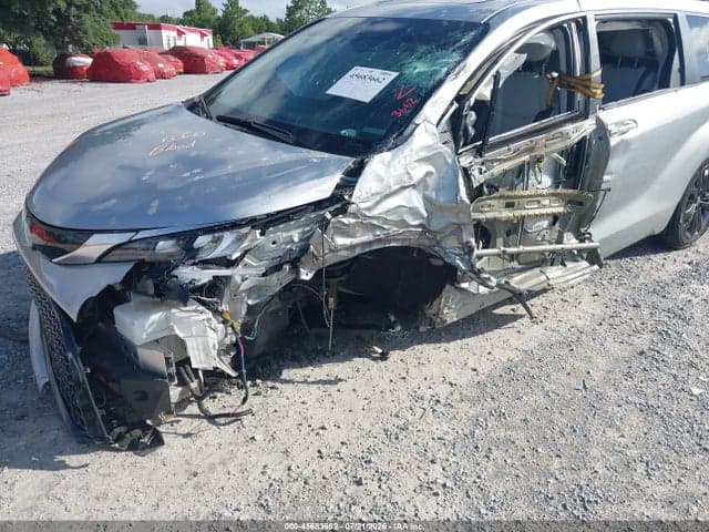 2023 TOYOTA SIENNA XSE 6