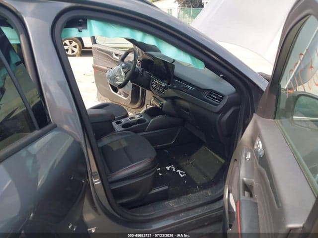 2023 FORD ESCAPE ST-LINE 5