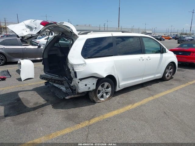 2017 TOYOTA SIENNA LE 8 PASSENGER 4