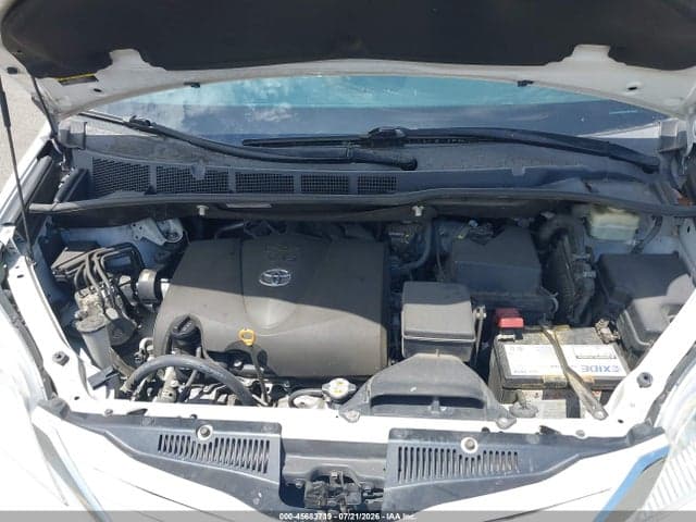 2017 TOYOTA SIENNA LE 8 PASSENGER 10