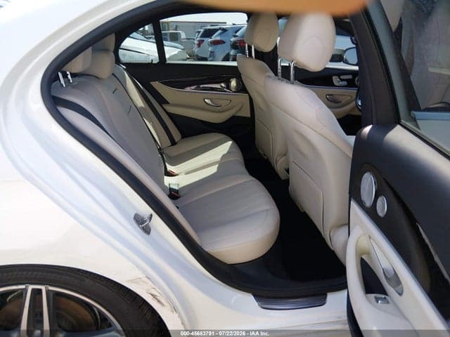 2017 MERCEDES-BENZ E 300 8
