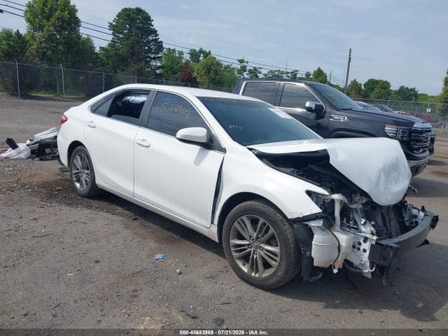 2017 TOYOTA CAMRY SE - 1