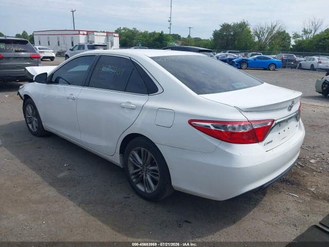 2017 TOYOTA CAMRY SE 3