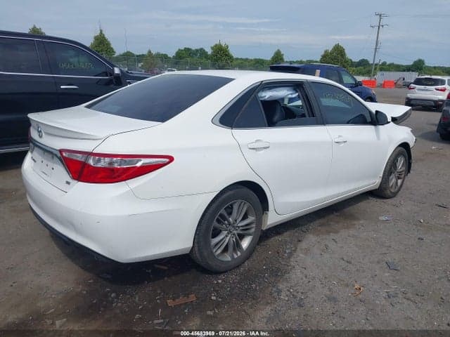 2017 TOYOTA CAMRY SE 4