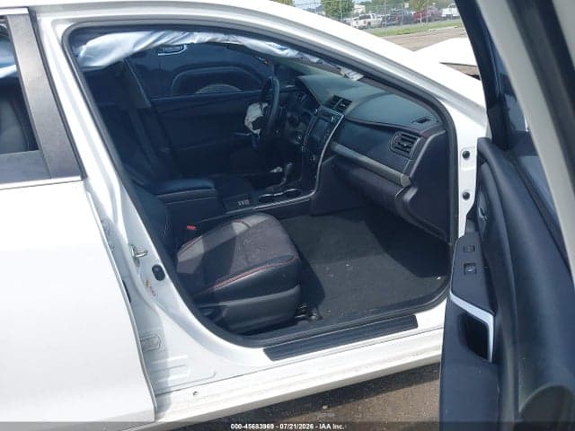 2017 TOYOTA CAMRY SE 5