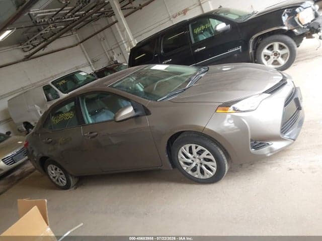 2017 TOYOTA COROLLA LE 13