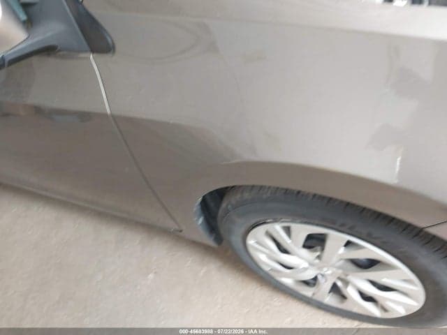 2017 TOYOTA COROLLA LE 6