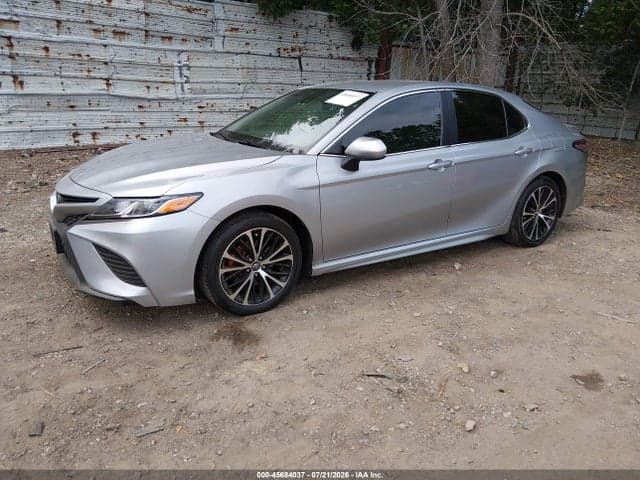 2020 TOYOTA CAMRY SE 2