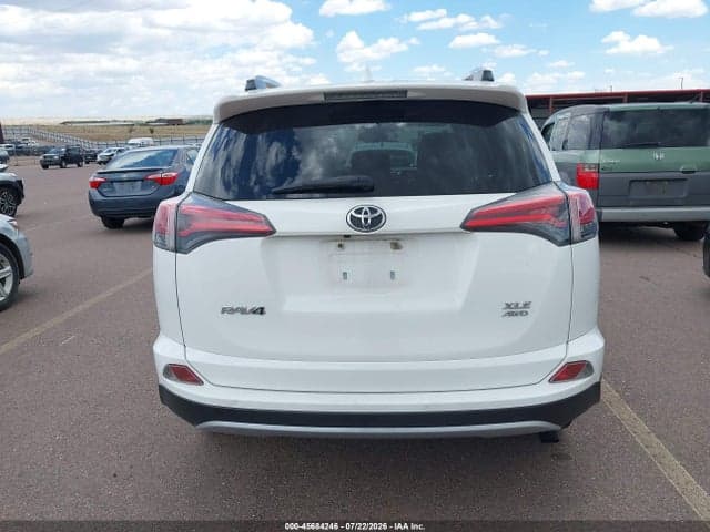 2018 TOYOTA RAV4 XLE 16