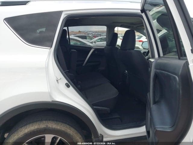 2018 TOYOTA RAV4 XLE 8