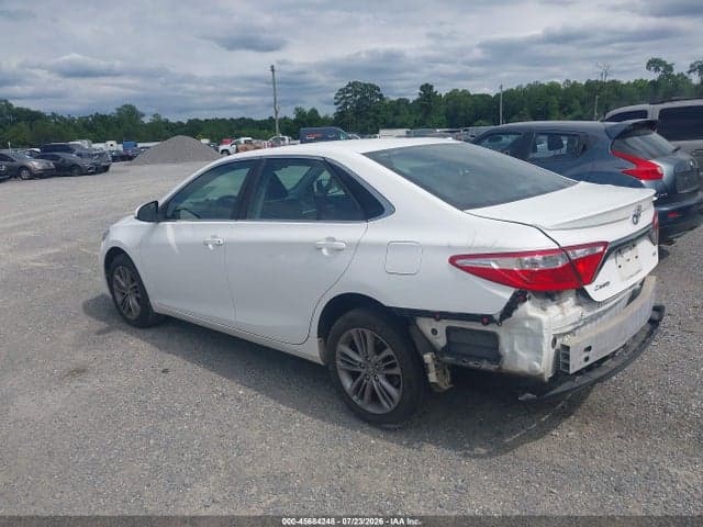 2017 TOYOTA CAMRY SE 3