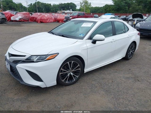 2018 TOYOTA CAMRY SE 2