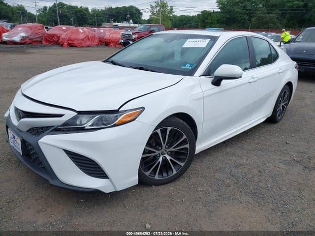 2018 TOYOTA CAMRY SE 12