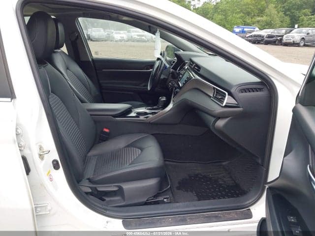 2018 TOYOTA CAMRY SE 5