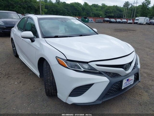 2018 TOYOTA CAMRY SE 6