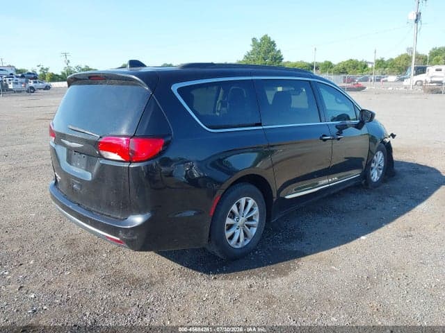 2017 CHRYSLER PACIFICA TOURING-L 4