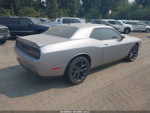 2018 DODGE CHALLENGER SXT 4