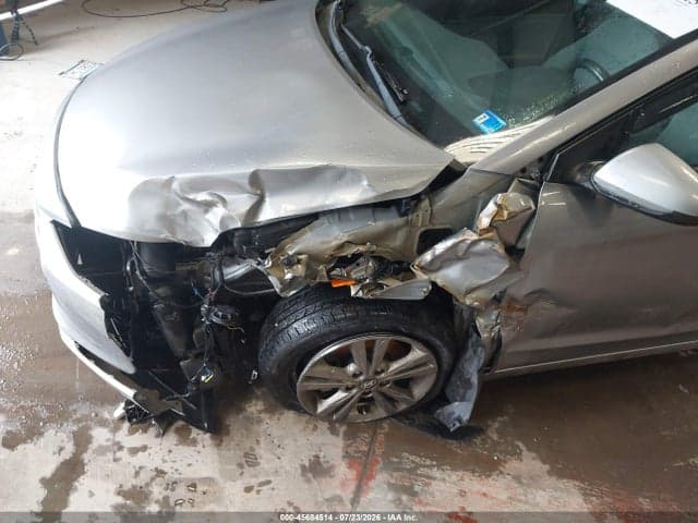 2017 HYUNDAI ELANTRA SE 6