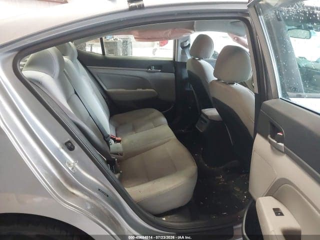 2017 HYUNDAI ELANTRA SE 8