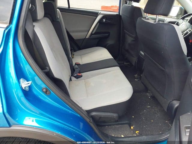 2017 TOYOTA RAV4 XLE 8