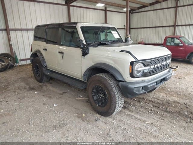 2025 FORD BRONCO OUTER BANKS 1