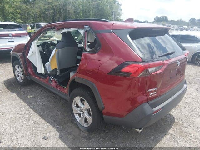 2021 TOYOTA RAV4 XLE 3