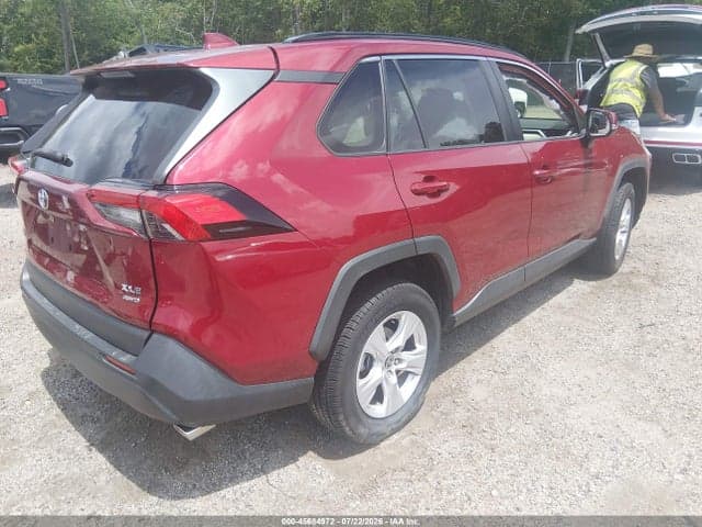 2021 TOYOTA RAV4 XLE 4