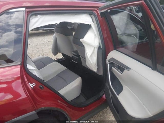 2021 TOYOTA RAV4 XLE 8