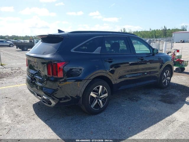2022 KIA SORENTO S 4