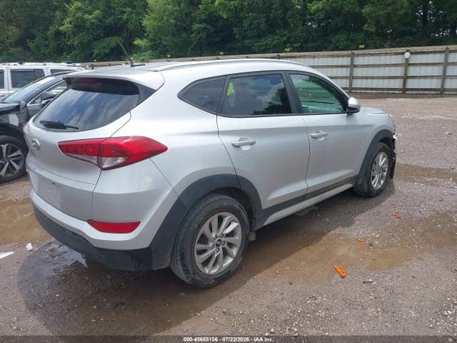 2017 HYUNDAI TUCSON SE 4