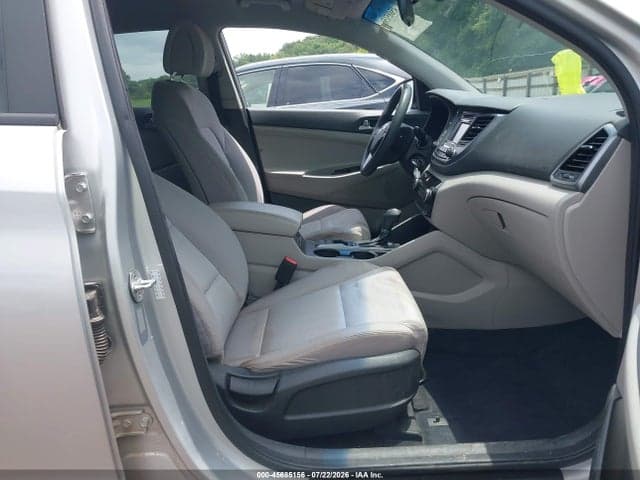 2017 HYUNDAI TUCSON SE 5