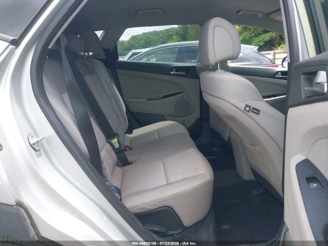2017 HYUNDAI TUCSON SE 8