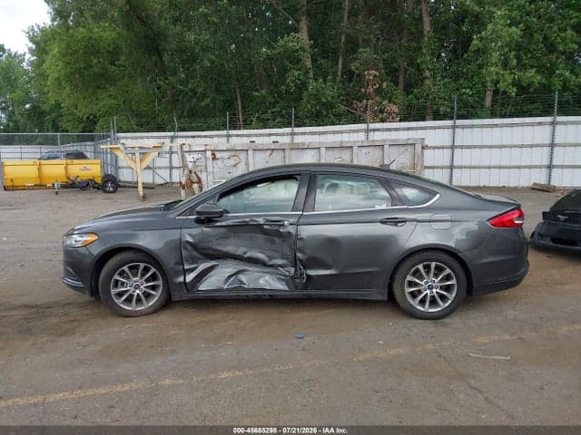 2017 FORD FUSION SE 13