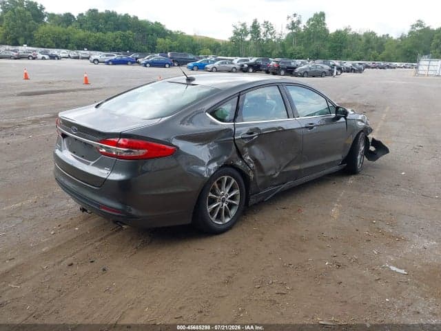 2017 FORD FUSION SE 4