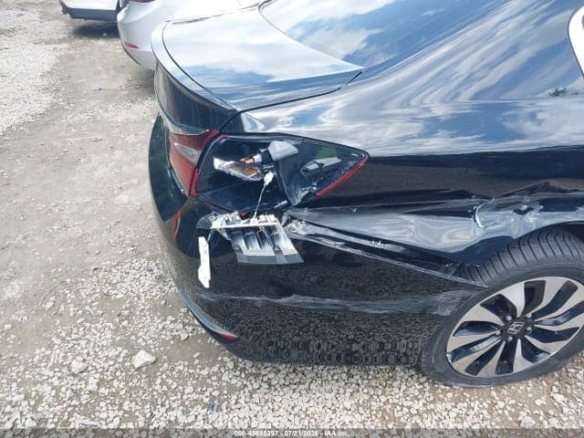 2017 HONDA ACCORD HYBRID EX-L 19